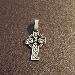Elegant Silver Cross Pendant